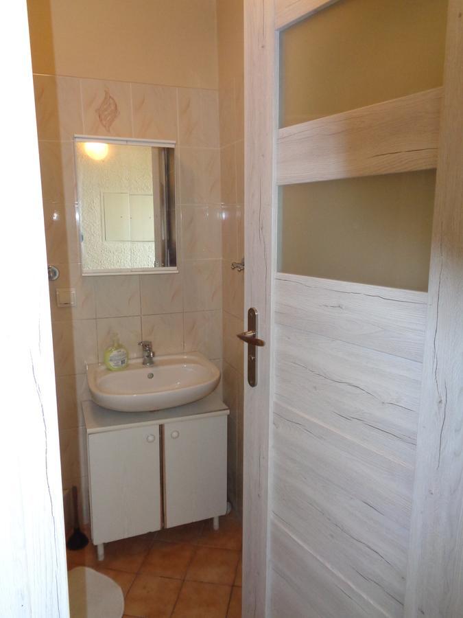 מישלניצה Uroczy Domek Z Ogrodem I Tarasem מראה חיצוני תמונה